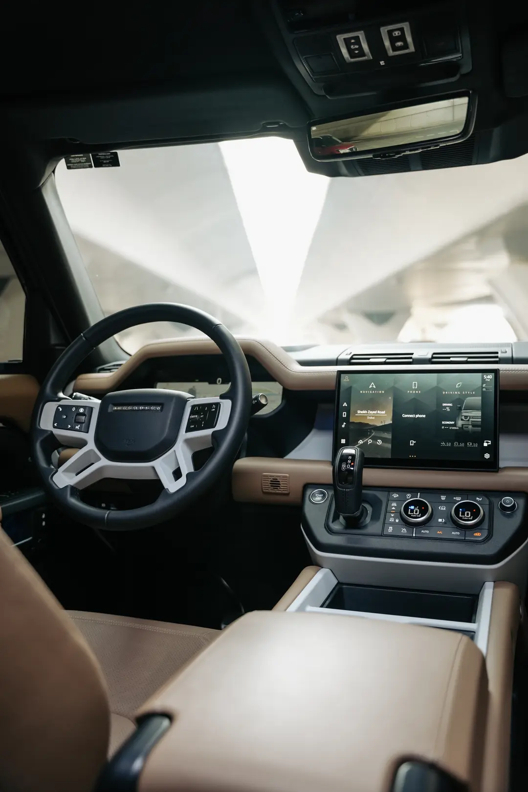Location Land Rover Defender 110 Black Edition 2025 Dubai - Vue 7