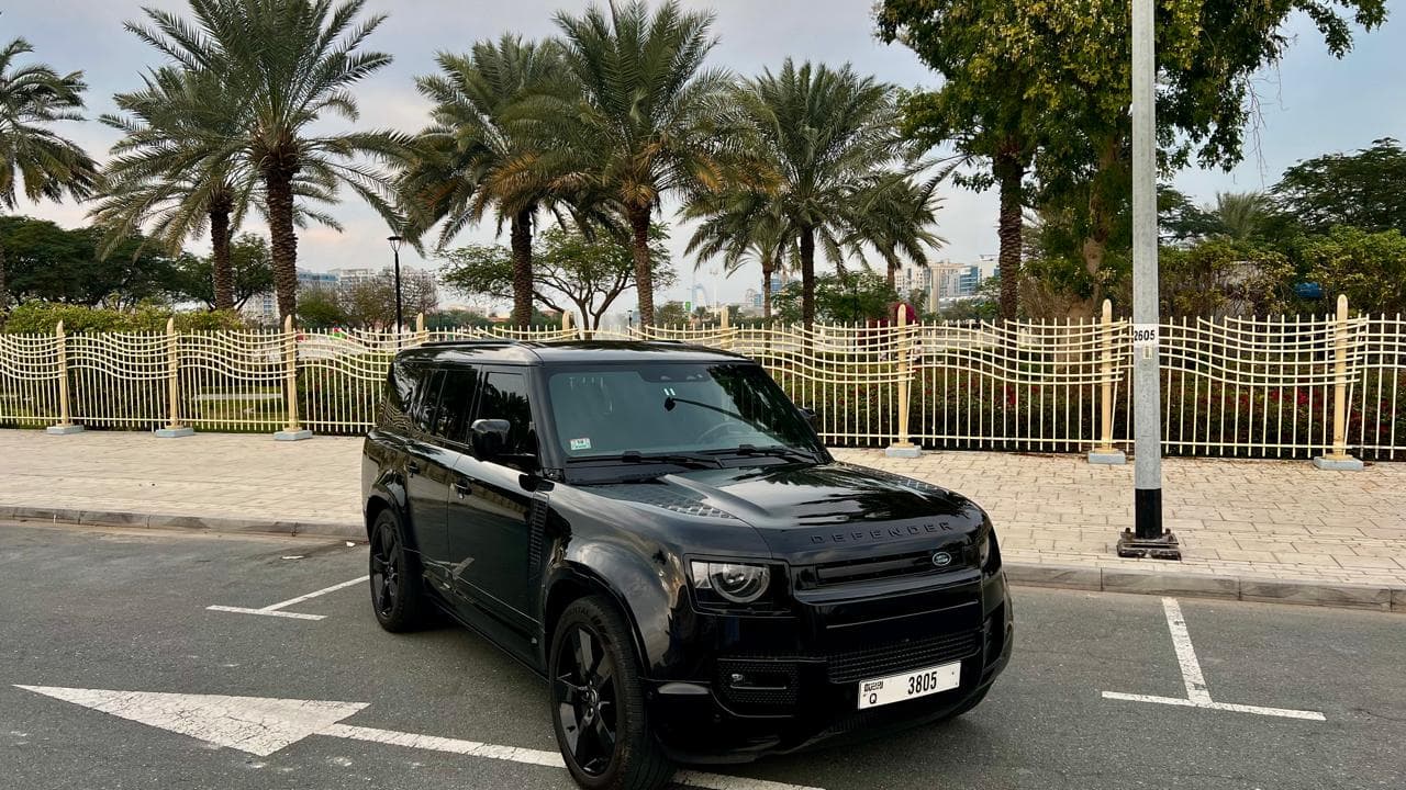 Land Rover Defender 2024 huren Dubai - Weergave 3