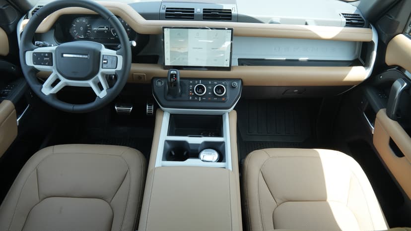 Land Rover Defender 2025 huren Dubai - Weergave 8