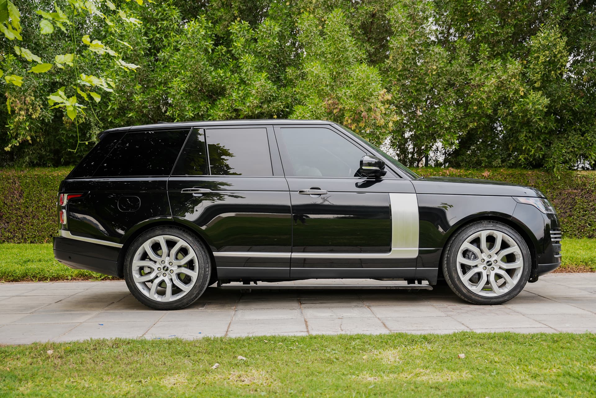 Land Rover Range Rover Autobiography 2021 huren Dubai - Weergave 4