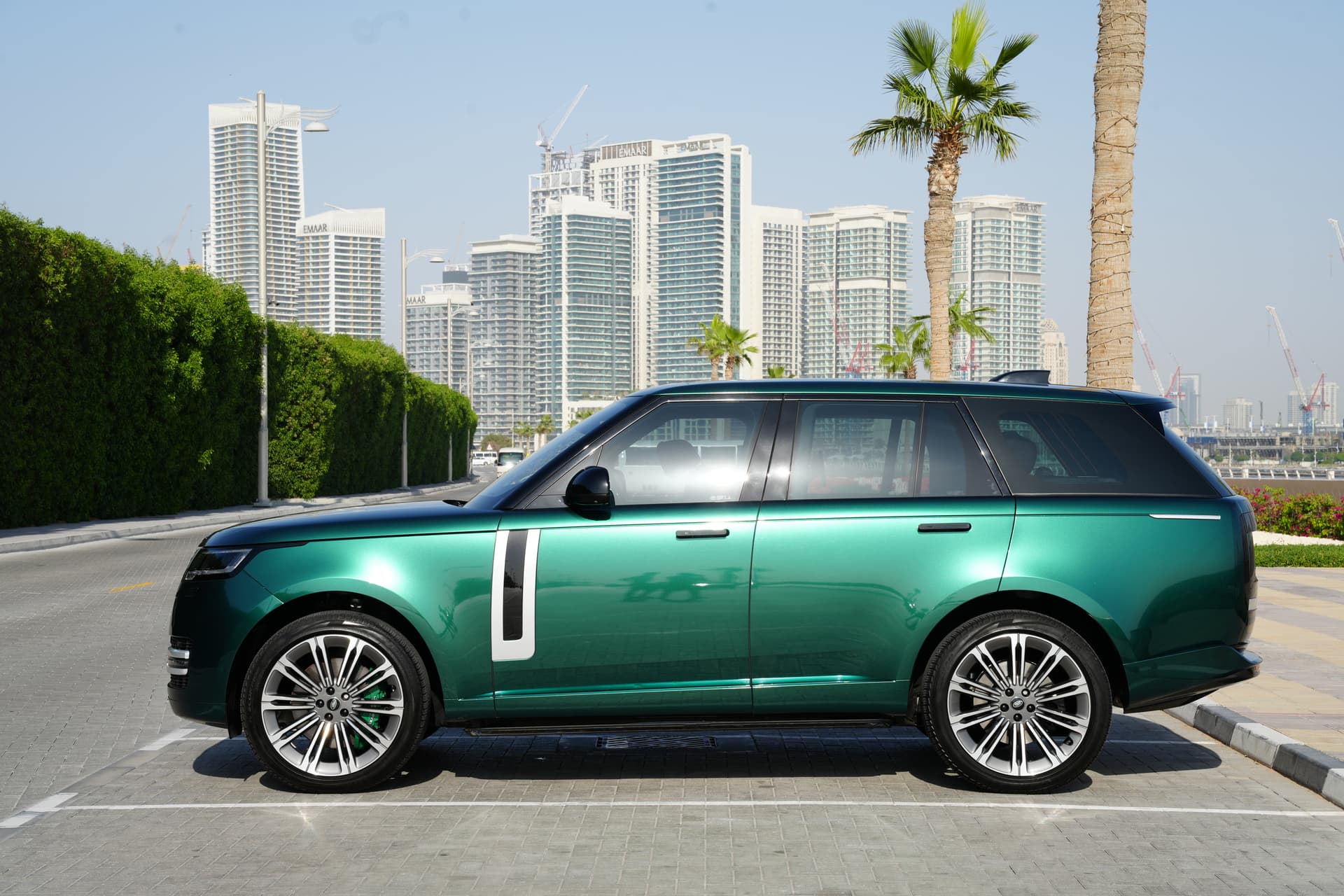 Land Rover Range Rover Autobiography 2023 mieten in Dubai - Ansicht 3