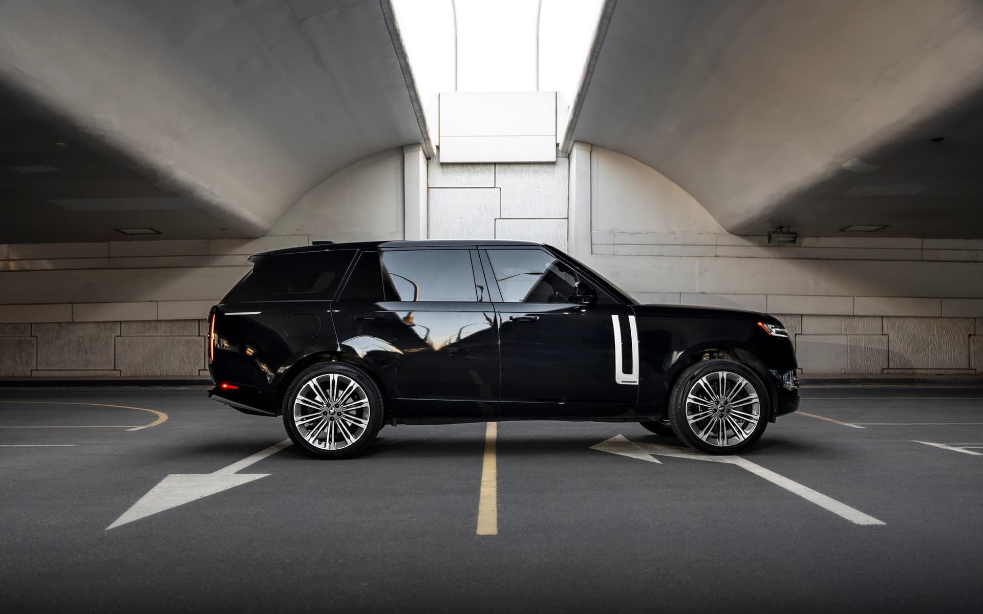 Land Rover Range Rover Autobiography 2024 huren Dubai - Weergave 3