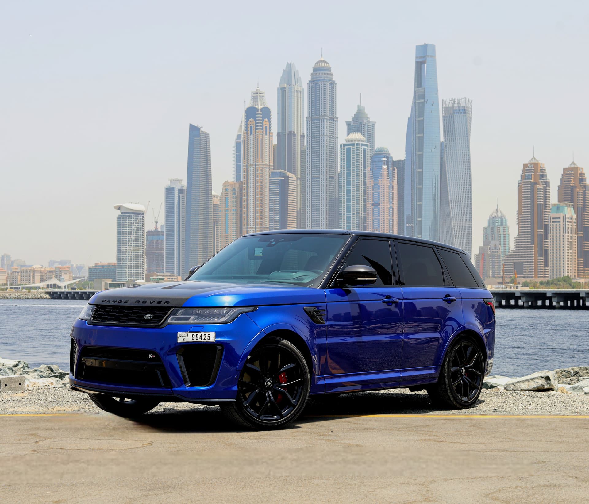 Land Rover Range Rover Sport SVR 2020 huren Dubai - Vooraanzicht