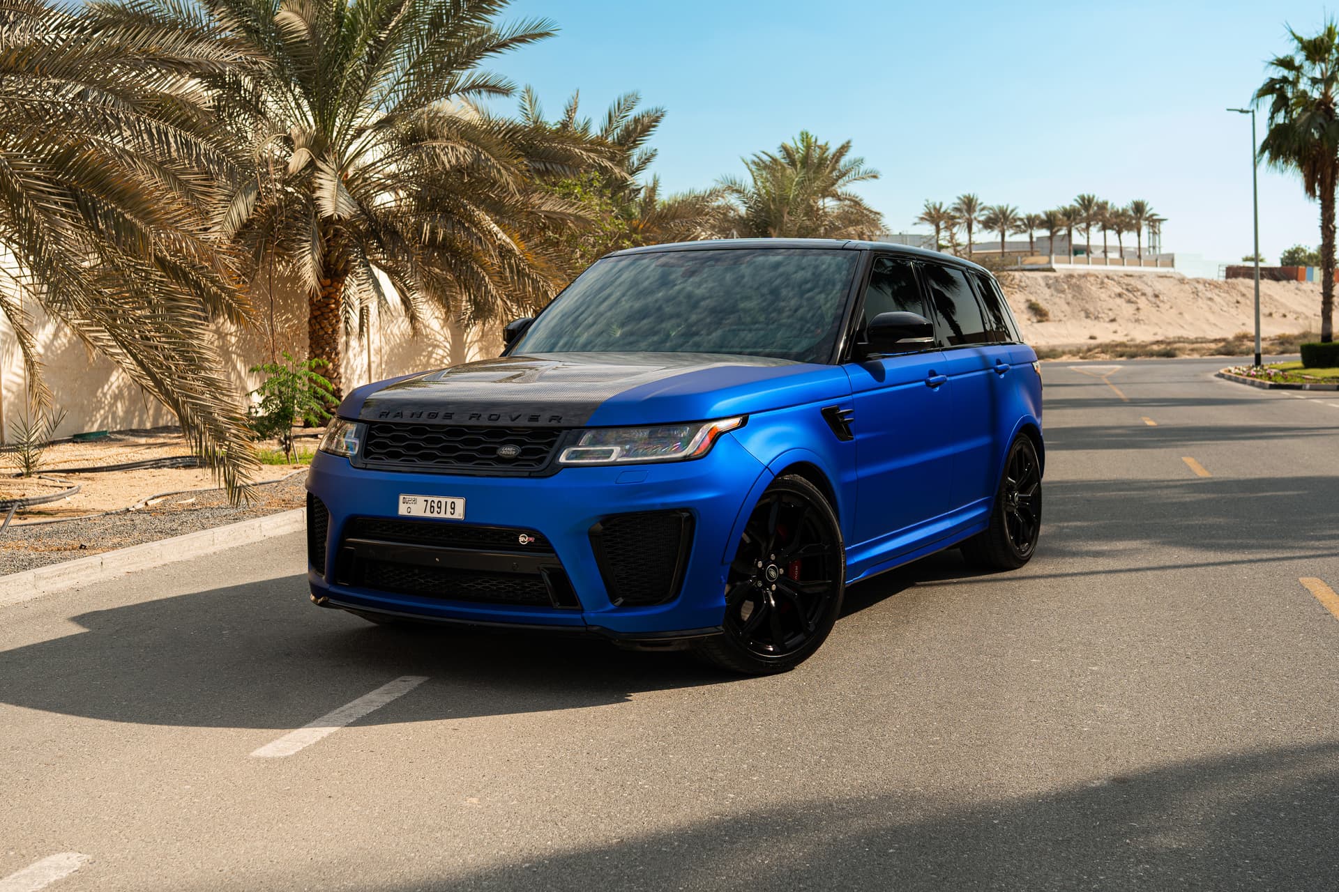 Land Rover Range Rover Sport SVR 2022 huren Dubai - Vooraanzicht