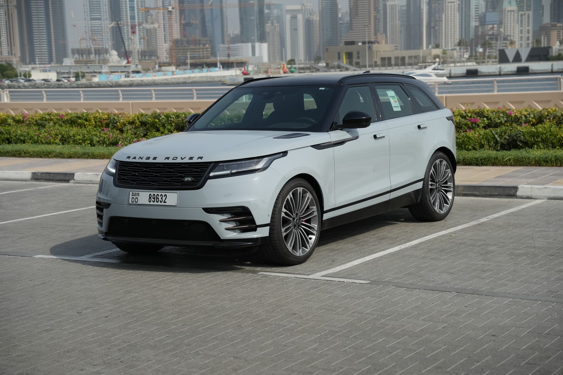 Land Rover Range Rover Velar 2025 mieten in Dubai - Ansicht 3