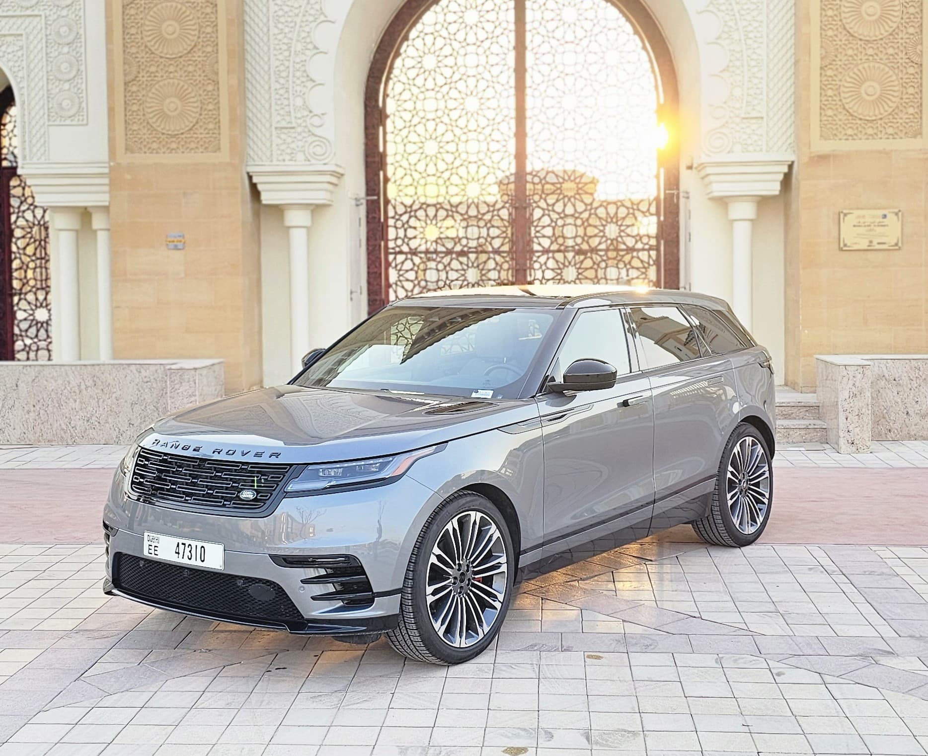 Land Rover Range Rover Velar SE Dynamic 2024 huren Dubai - Weergave 2