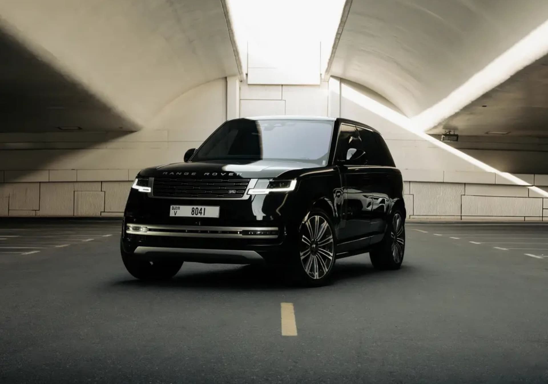 Land Rover Range Rover Vogue HSE P530 2023 Rental Dubai - Front View