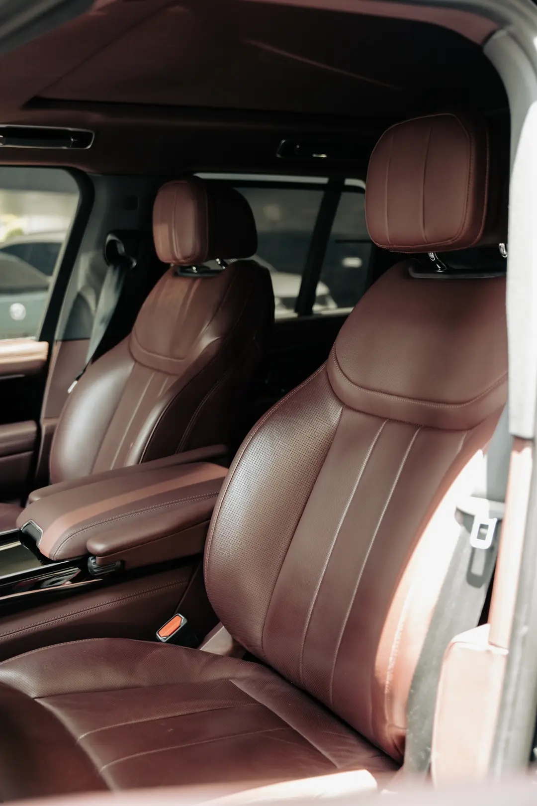 Land Rover Range Rover Vogue HSE P530 2023 Rental Dubai - View 4