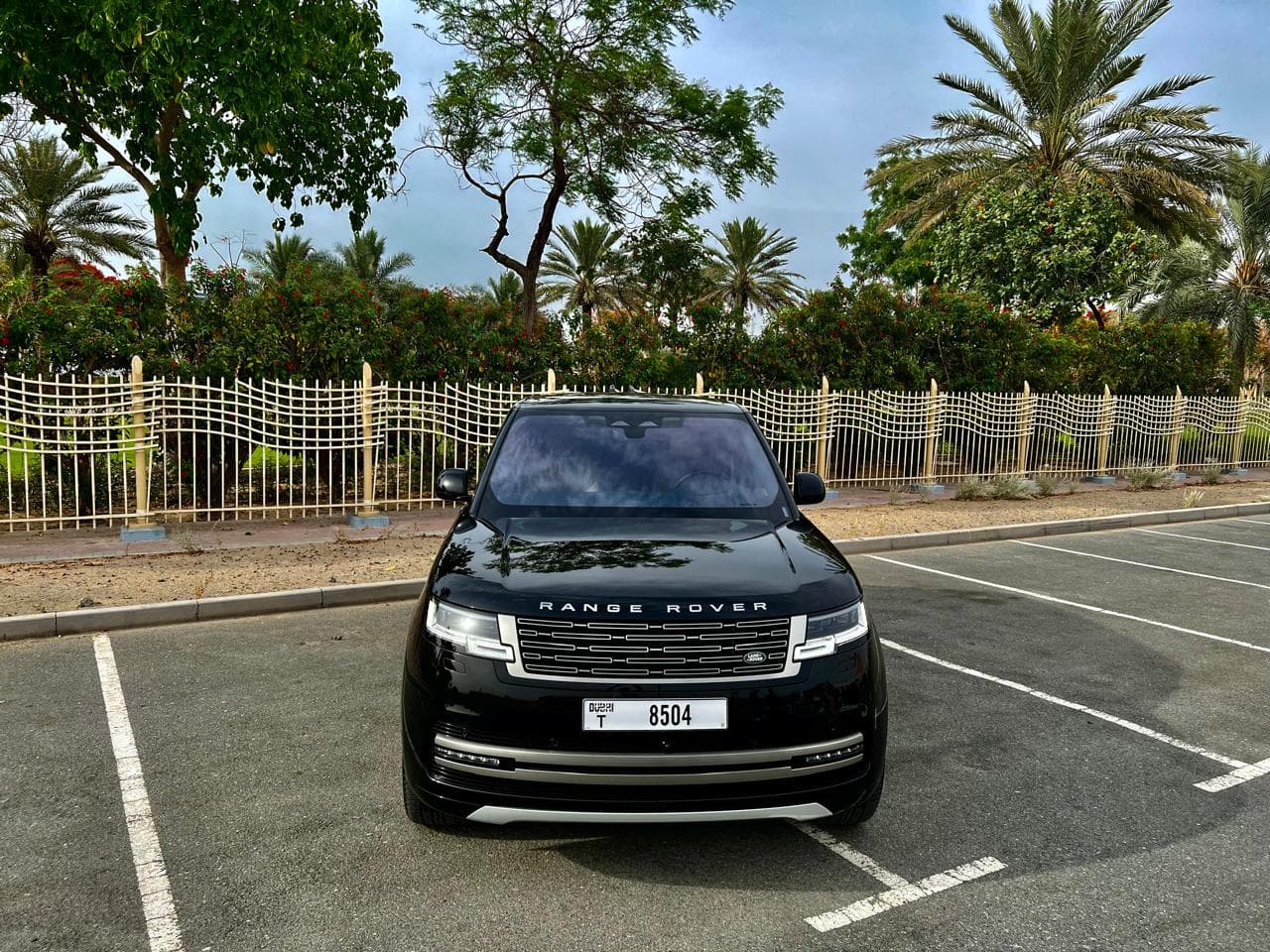 Land Rover RANGE ROVER VOGUE HSE P530 V8 2024 huren Dubai - Weergave 3