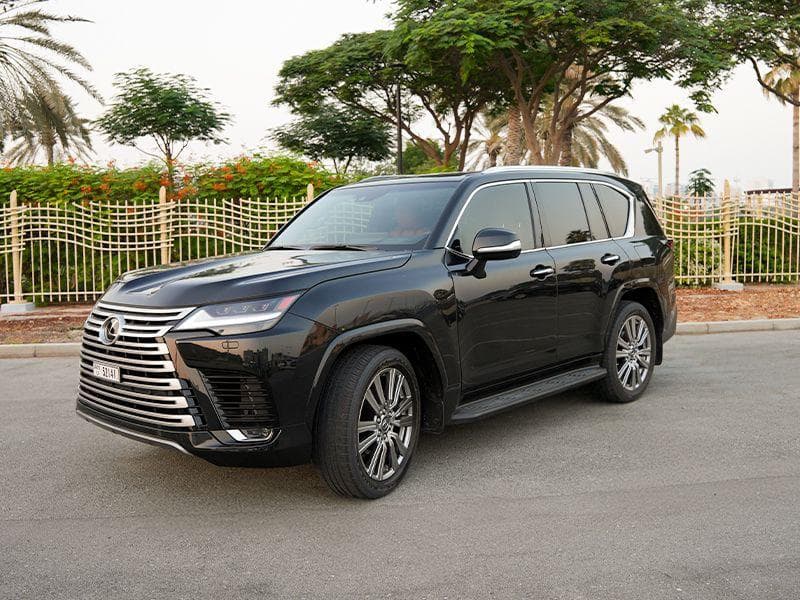 Lexus LX 600 2022 huren Dubai - Vooraanzicht