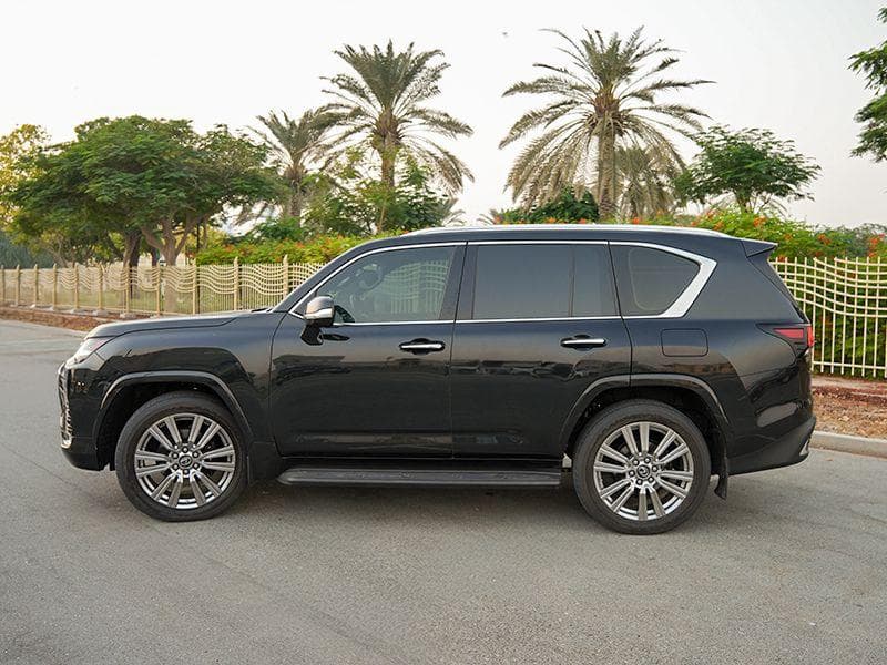 Lexus LX 600 2022 huren Dubai - Weergave 3