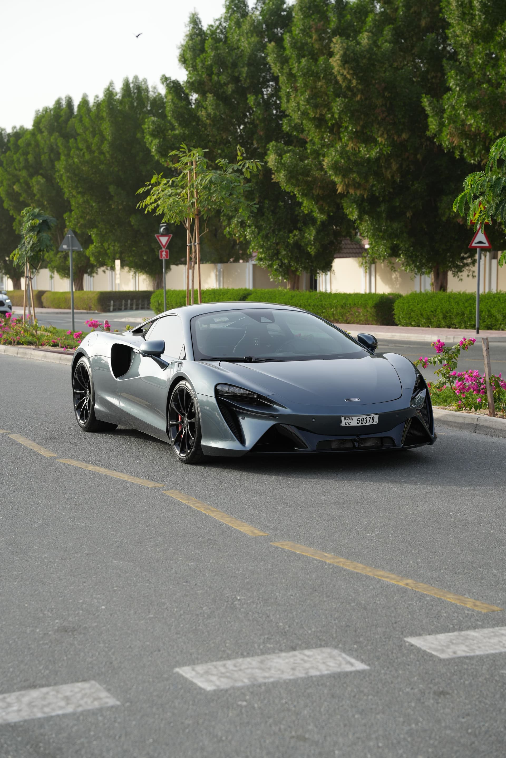 McLaren Artura 2024 huren Dubai - Vooraanzicht