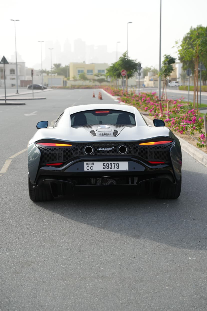 McLaren Artura 2024 huren Dubai - Weergave 3