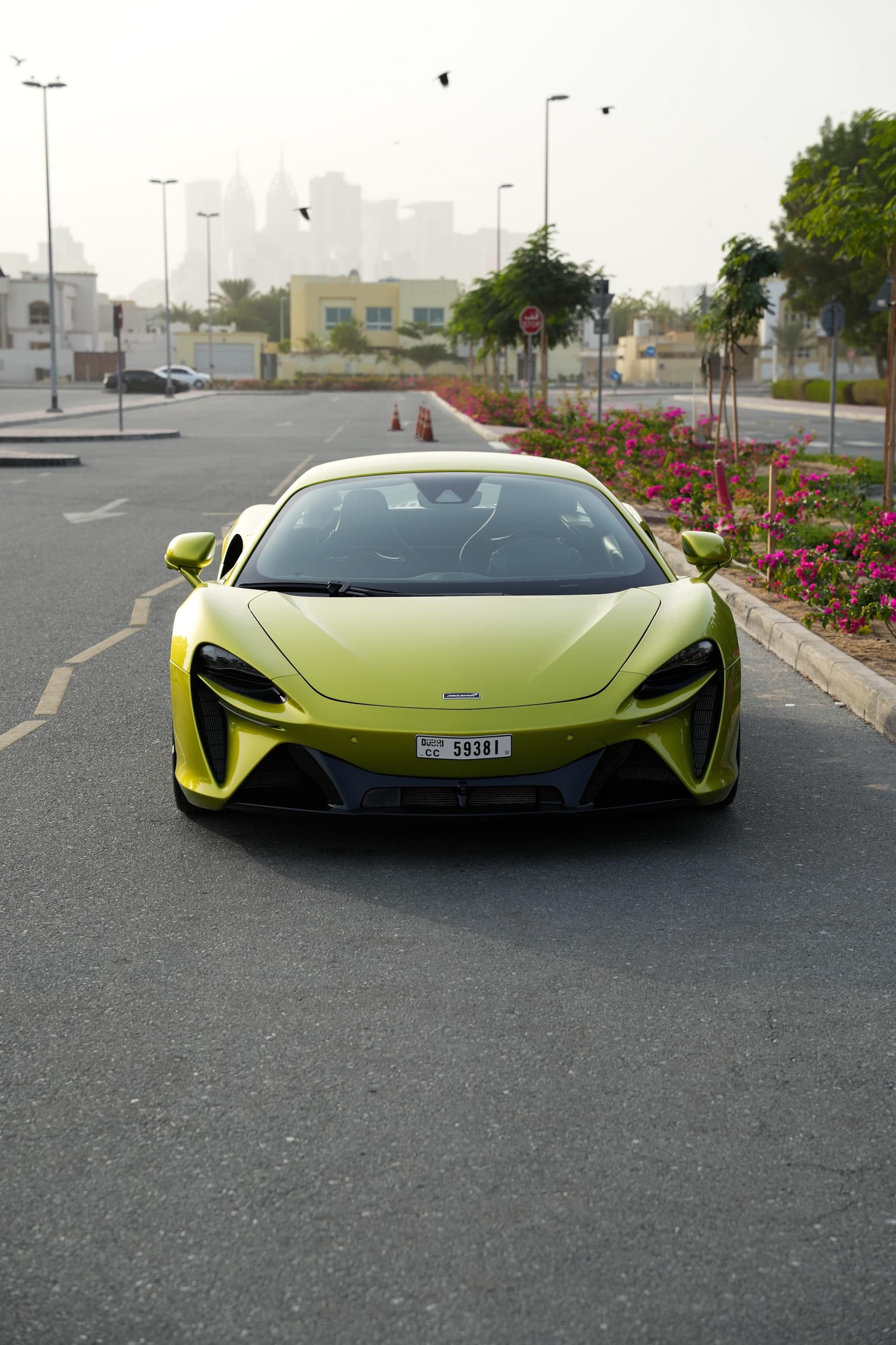 McLaren Artura 2024 mieten in Dubai - Ansicht 3