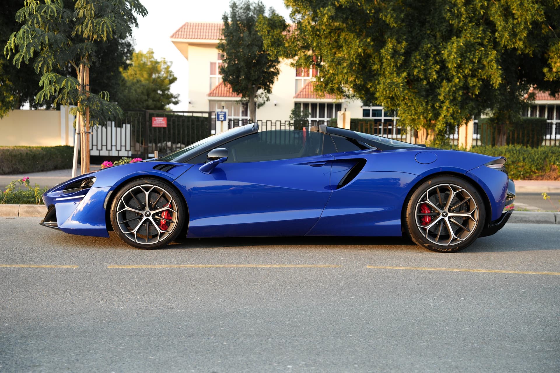 McLaren Artura Spider 2025 huren Dubai - Weergave 4