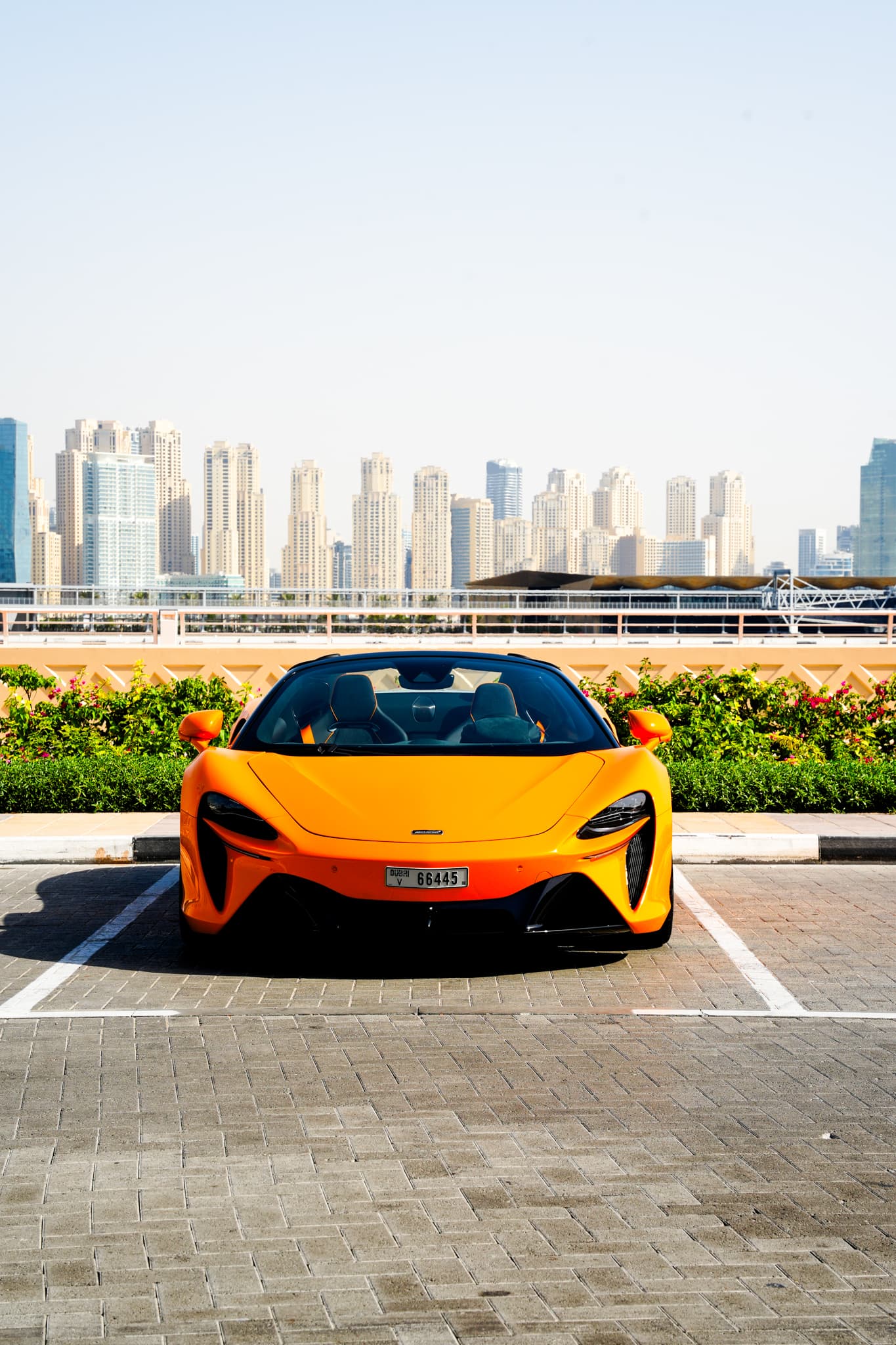 McLaren Artura Spider 2025 mieten in Dubai - Ansicht 2