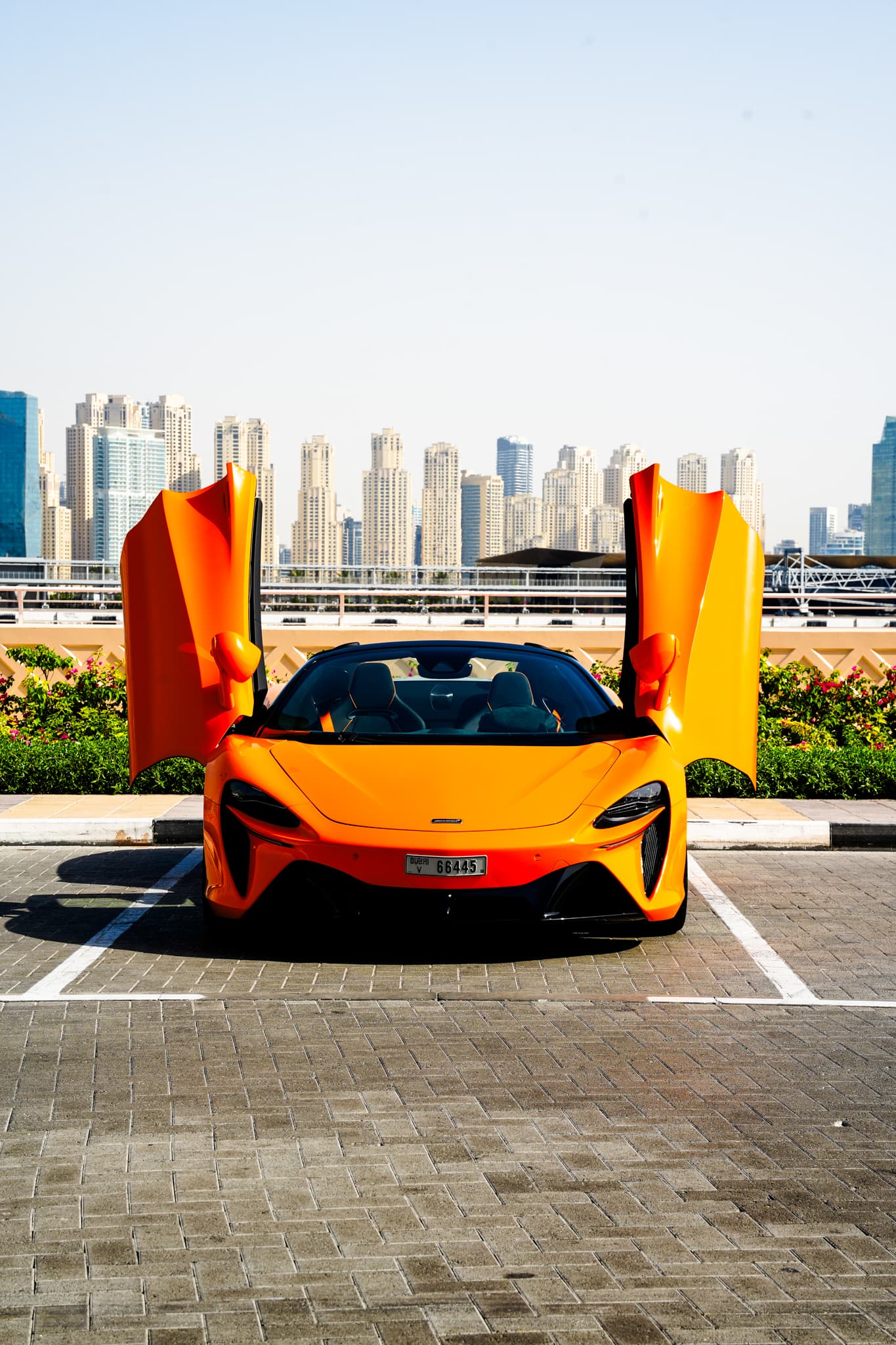 McLaren Artura Spider 2025 mieten in Dubai - Ansicht 3