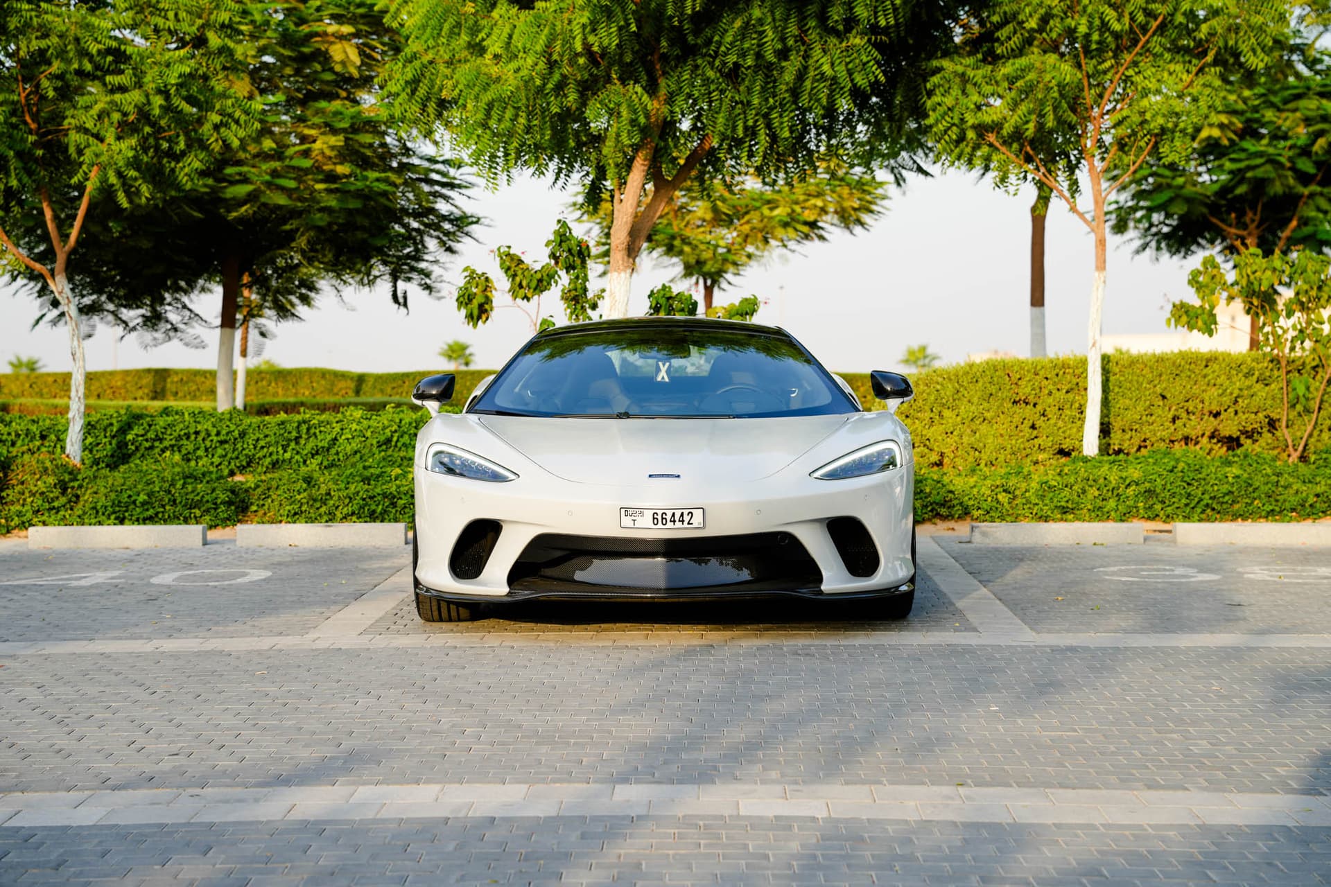 McLaren GT 2023 mieten in Dubai - Ansicht 3