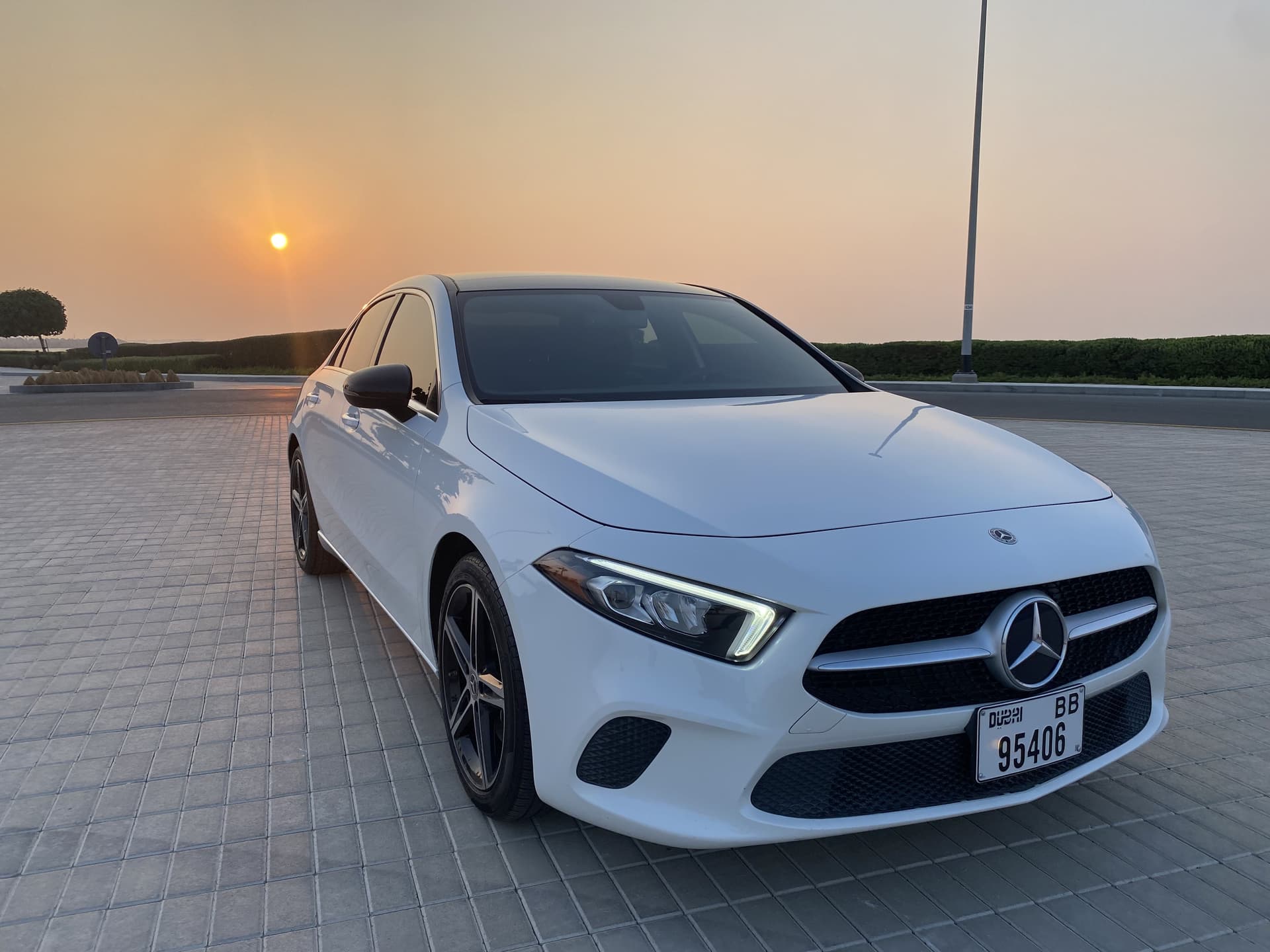 Mercedes-Benz A-Class A220 2021 huren Dubai - Weergave 2