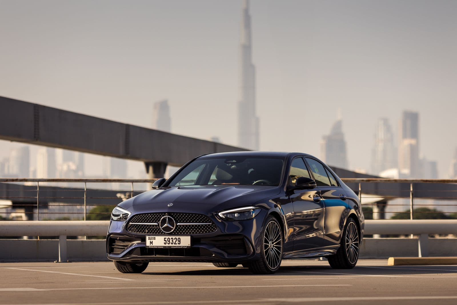Mercedes-Benz C 200 2025 huren Dubai - Vooraanzicht
