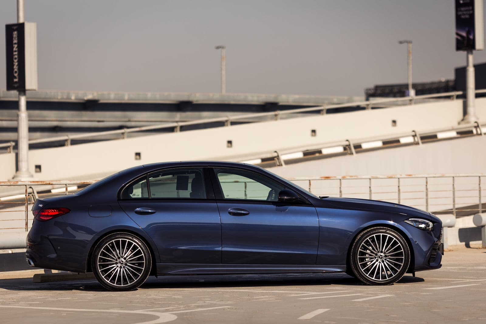 Mercedes-Benz C 200 2025 huren Dubai - Weergave 3