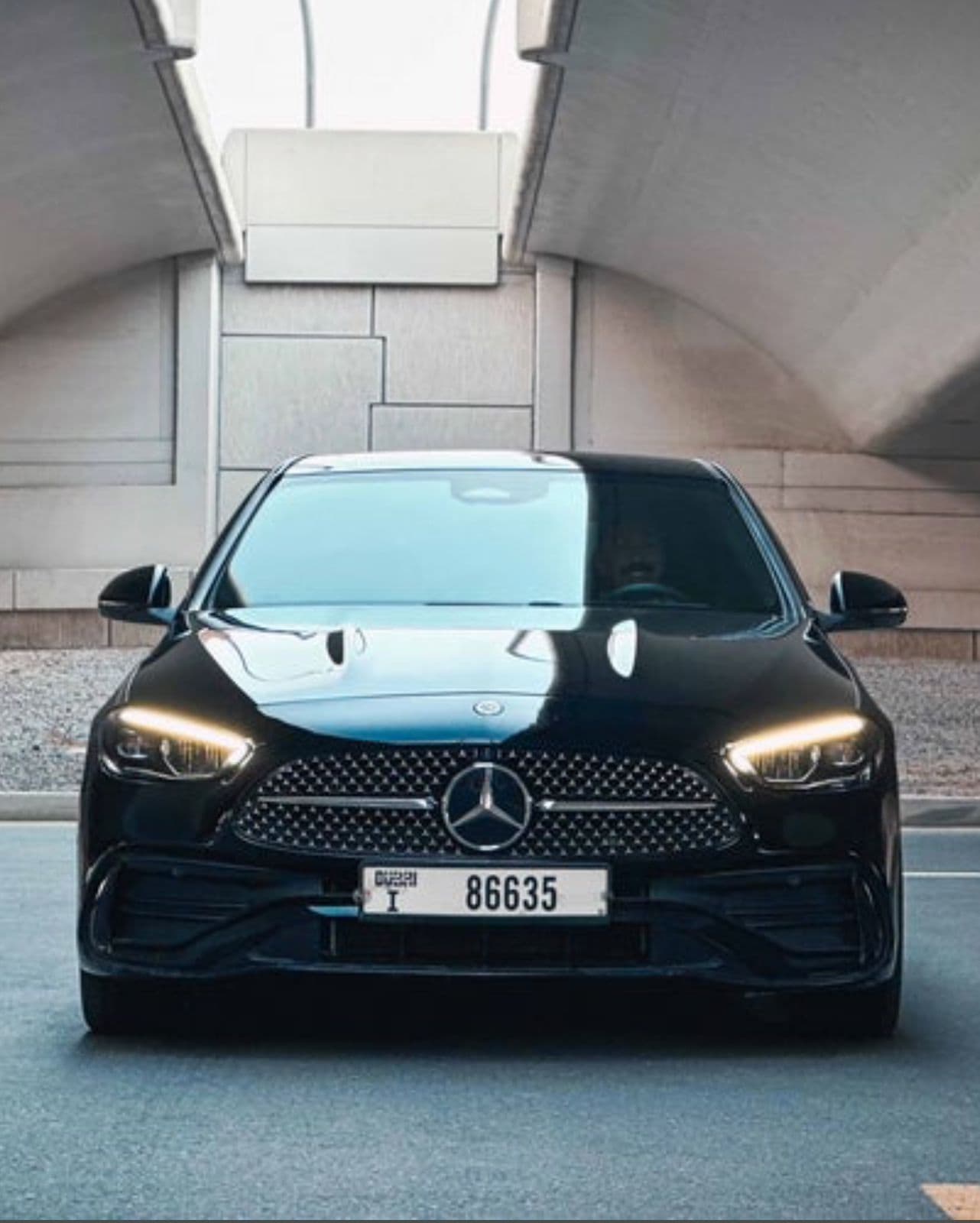 Mercedes-Benz C 300 2023 mieten in Dubai - Ansicht 2