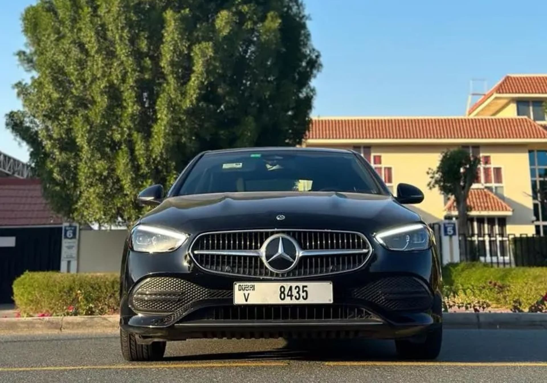 Mercedes-Benz C-Class C300 Coupe 2022 mieten in Dubai - Frontansicht
