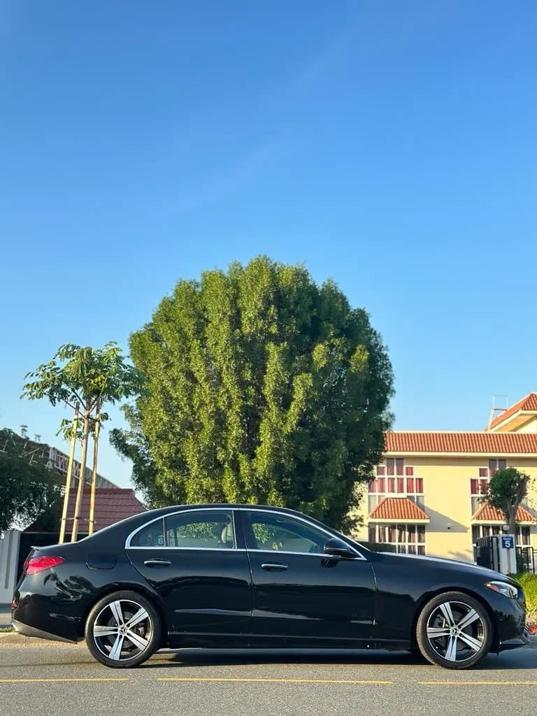 Mercedes-Benz C-Class C300 Coupe 2022 mieten in Dubai - Ansicht 4