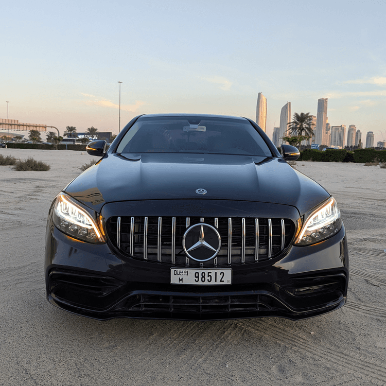 Mercedes Benz C300 AMG 2020 huren Dubai - Weergave 2