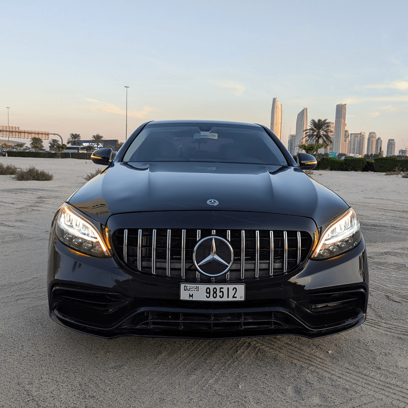 Mercedes Benz C300 AMG 2020 huren Dubai - Weergave 2