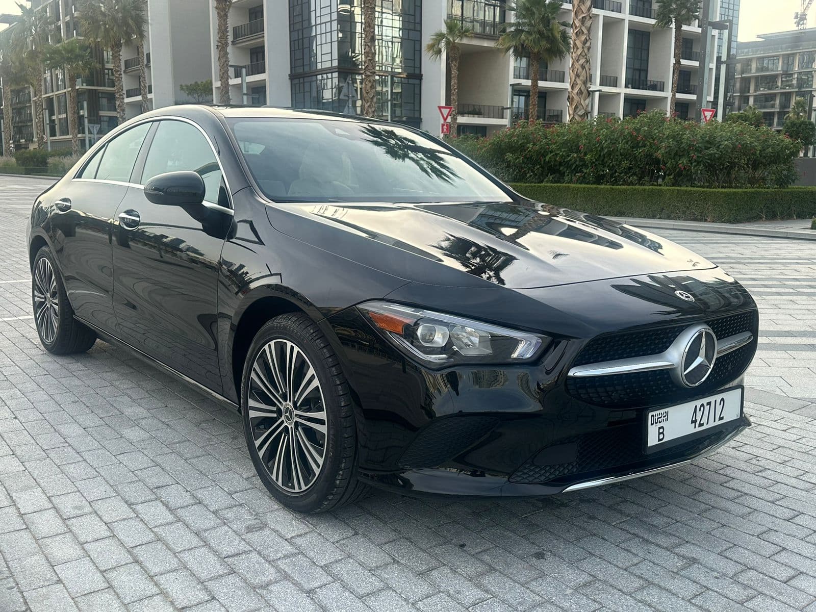 Mercedes-Benz CLA 250 4MATIC 2024 mieten in Dubai - Ansicht 4