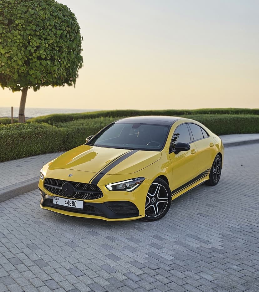 Location Mercedes-Benz CLA 250 AMG Line 2020 Dubai - Vue principale