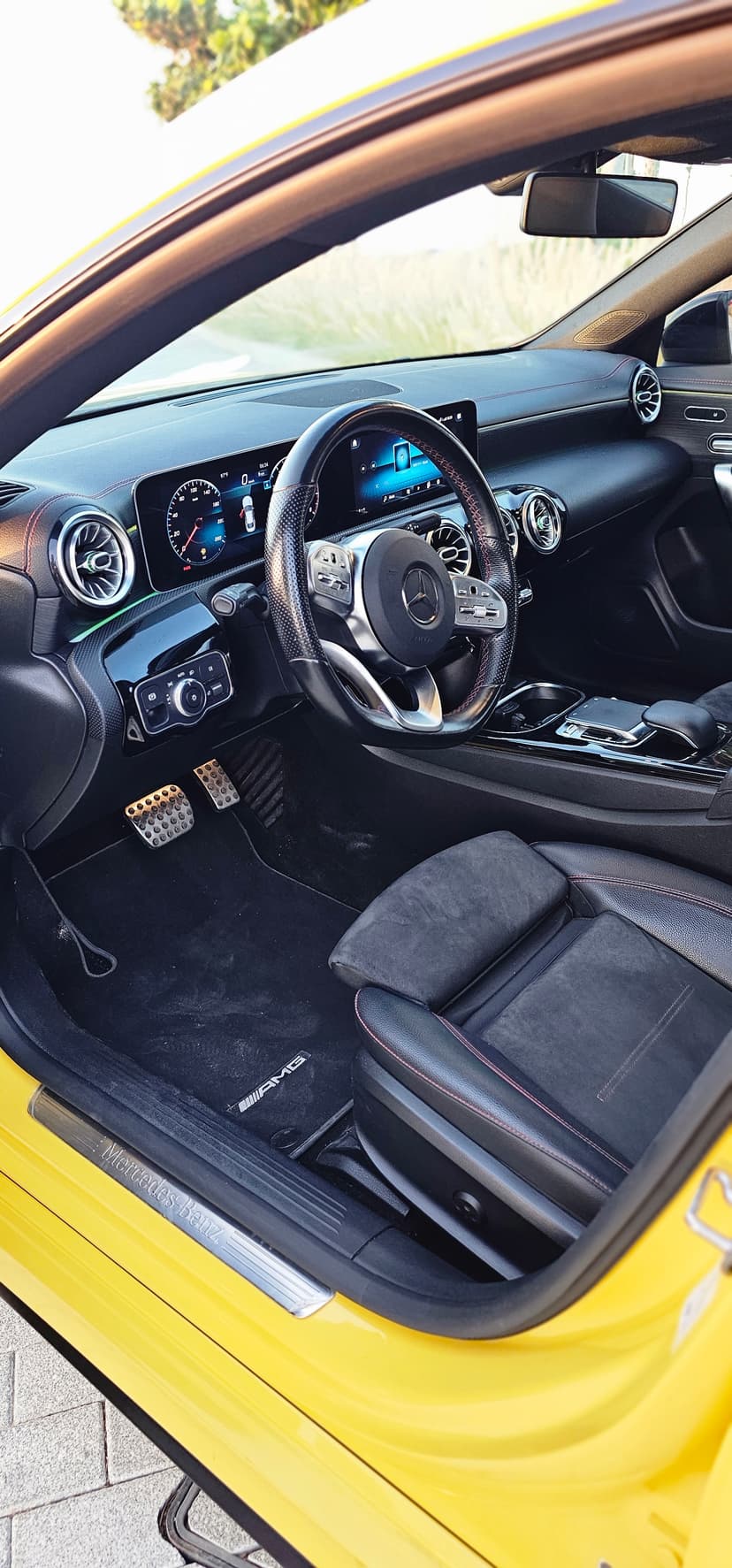 Location Mercedes-Benz CLA 250 AMG Line 2020 Dubai - Vue 13