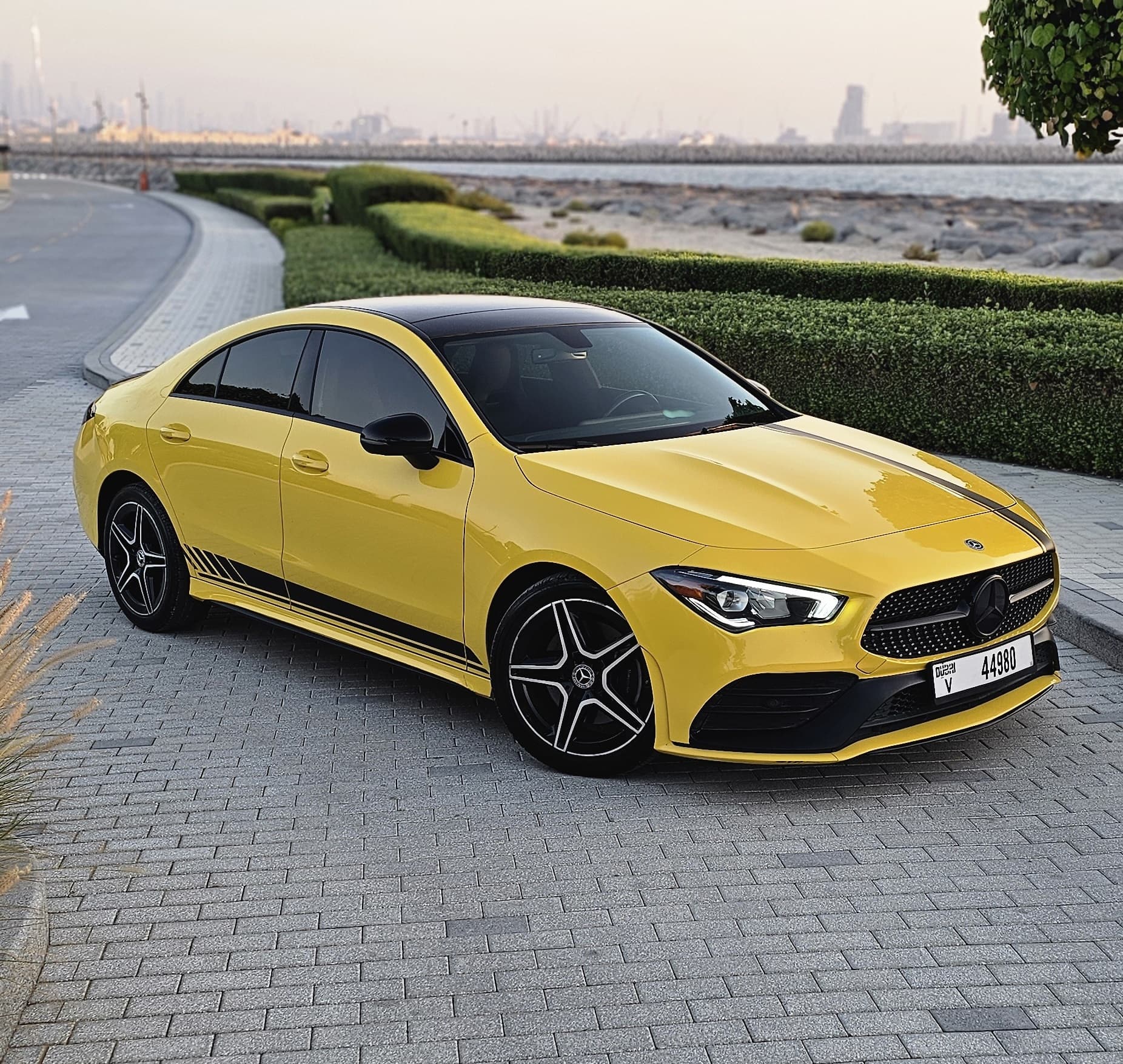 Mercedes-Benz CLA 250 AMG Line 2020 huren Dubai - Weergave 3