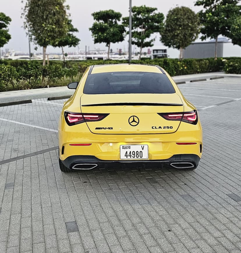 Location Mercedes-Benz CLA 250 AMG Line 2020 Dubai - Vue 8