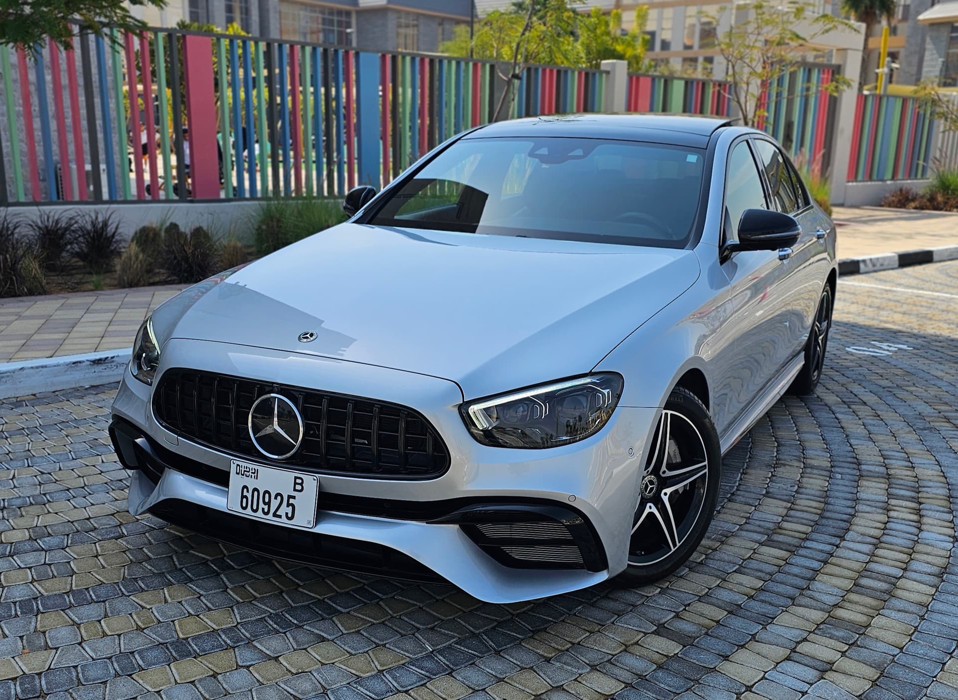 Mercedes-Benz E-Class E450 2019 huren Dubai - Vooraanzicht