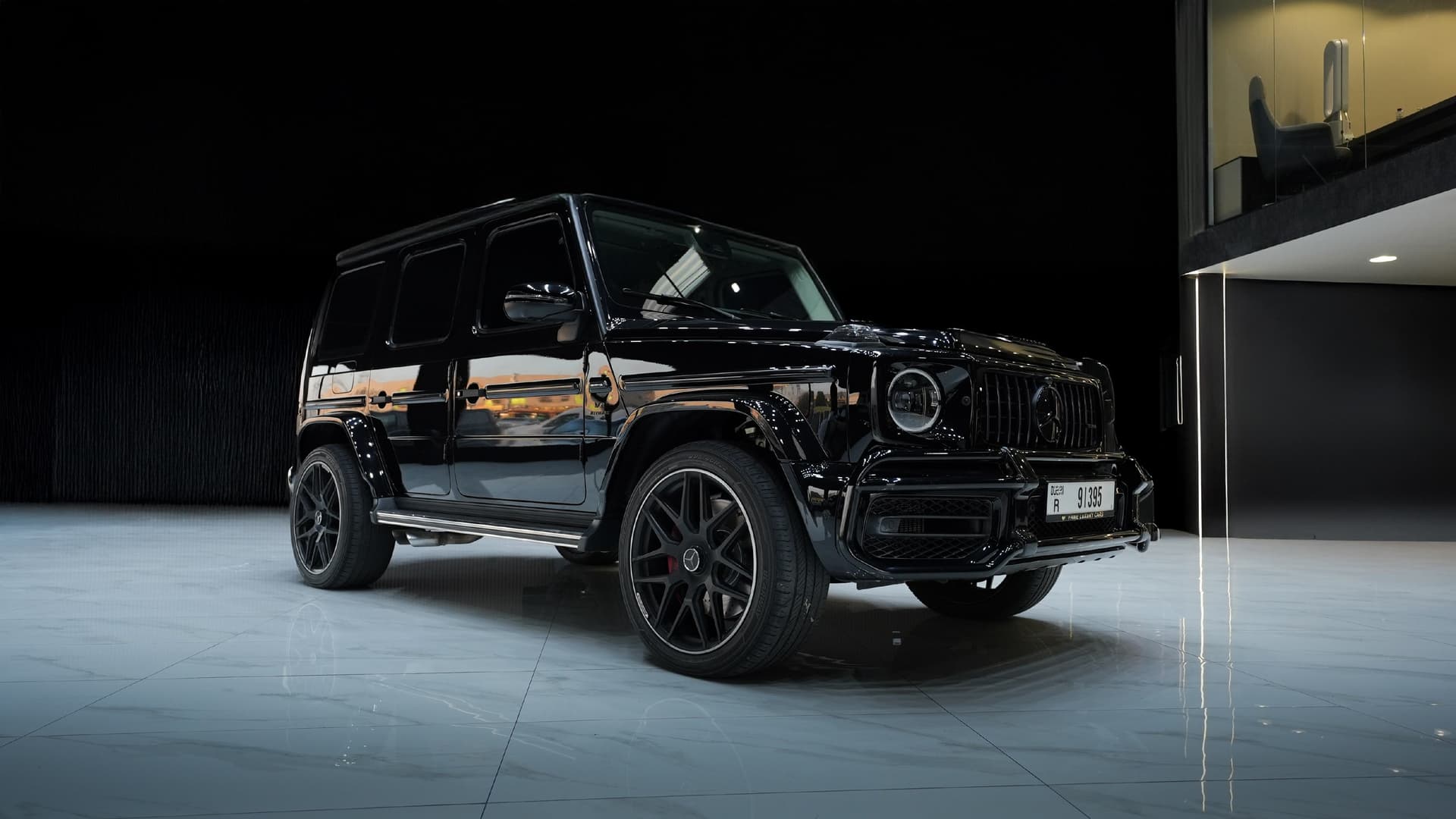 Mercedes-Benz G63 2023 huren Dubai - Vooraanzicht