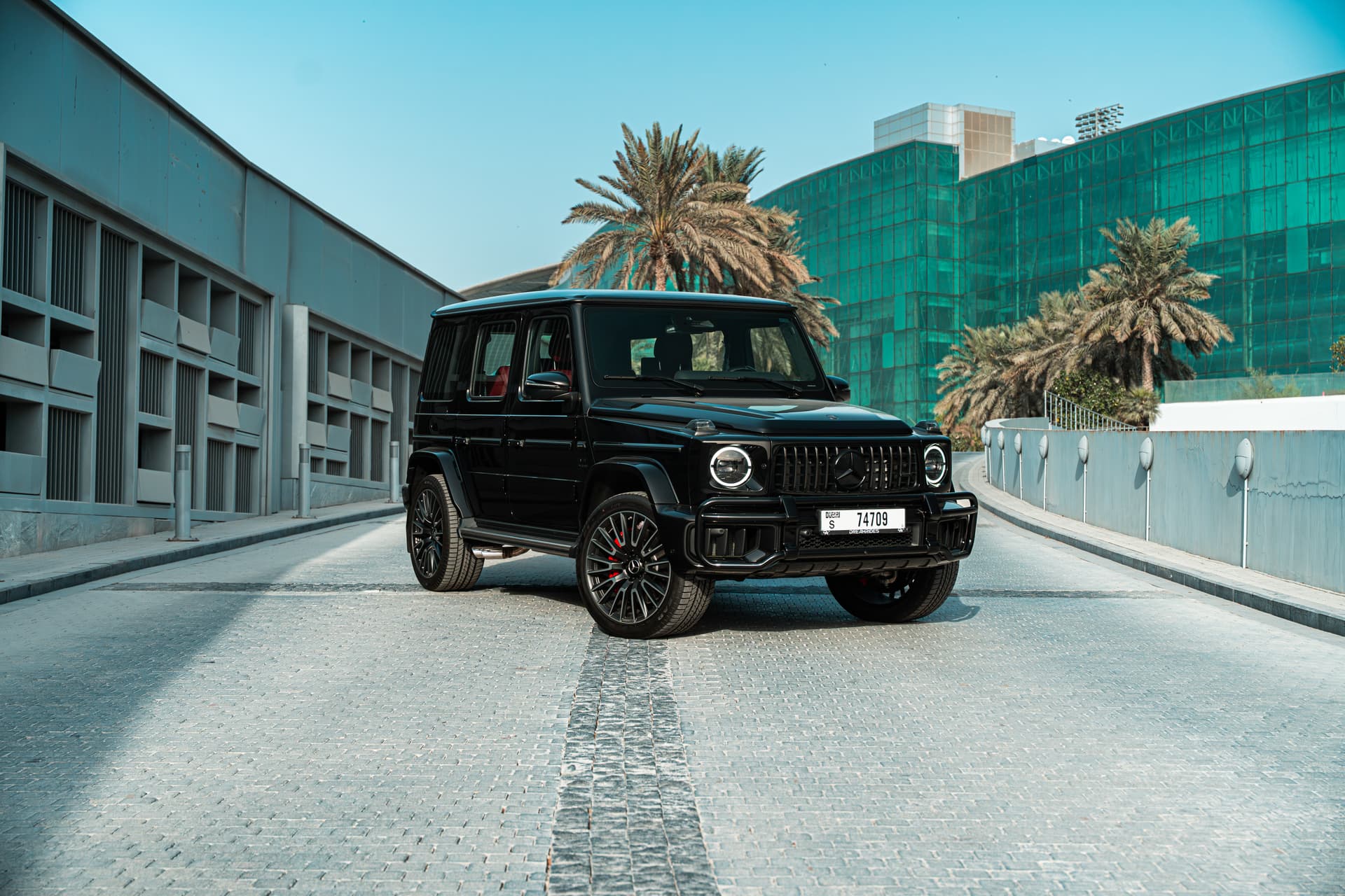 Mercedes-Benz G63 2025 huren Dubai - Vooraanzicht