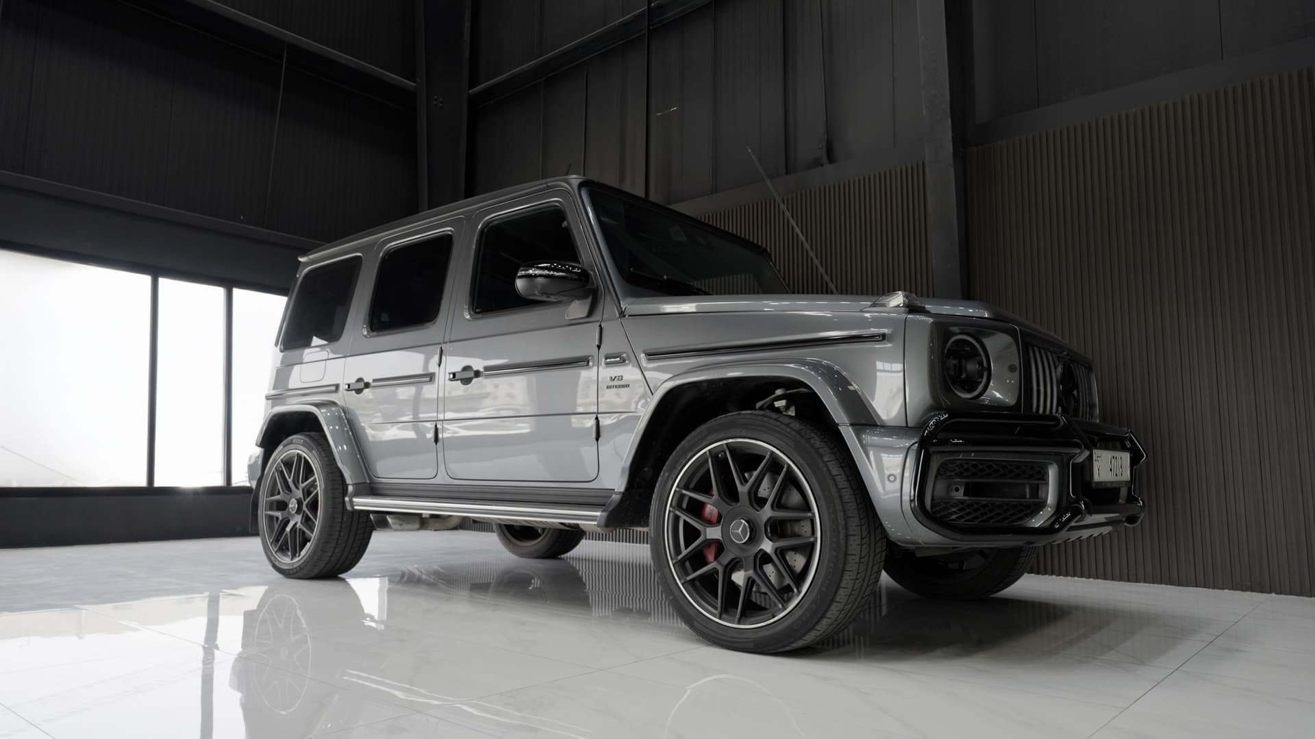 Mercedes-Benz G63 AMG 2023 huren Dubai - Vooraanzicht