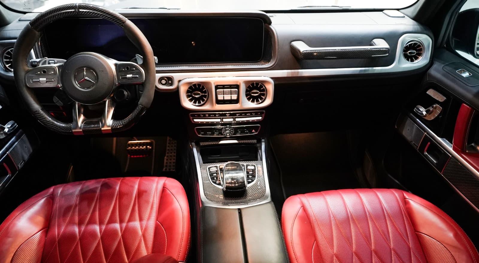 Mercedes-Benz G63 AMG 2023 huren Dubai - Weergave 3