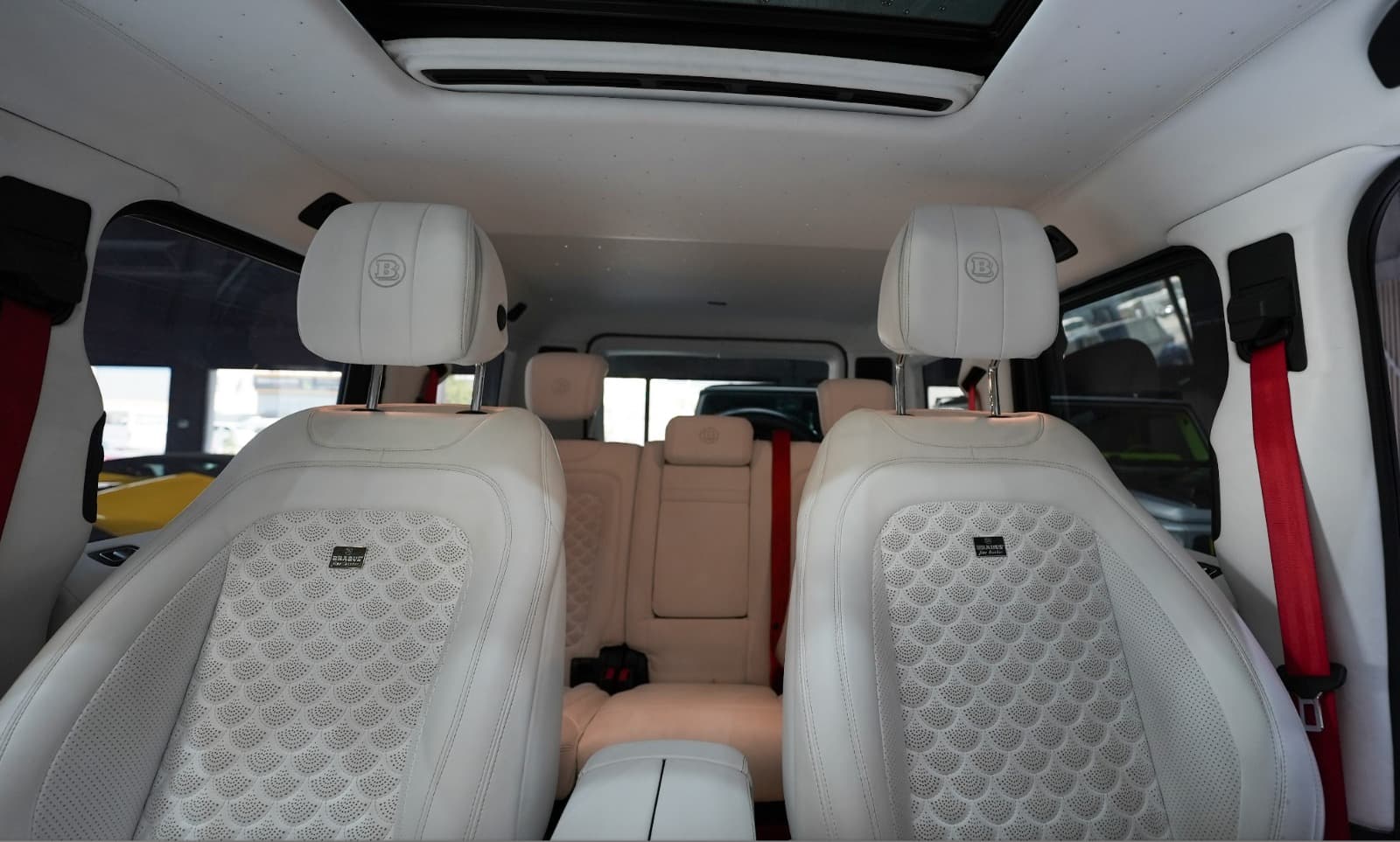 Mercedes-Benz G63 Brabus 800 2022 huren Dubai - Weergave 3