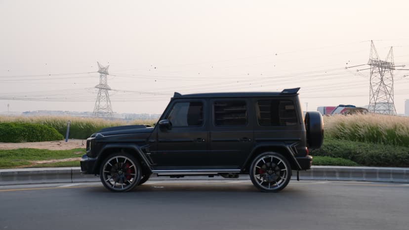 Location Mercedes-Benz G63 Brabus 800 2022 Dubai - Vue 2