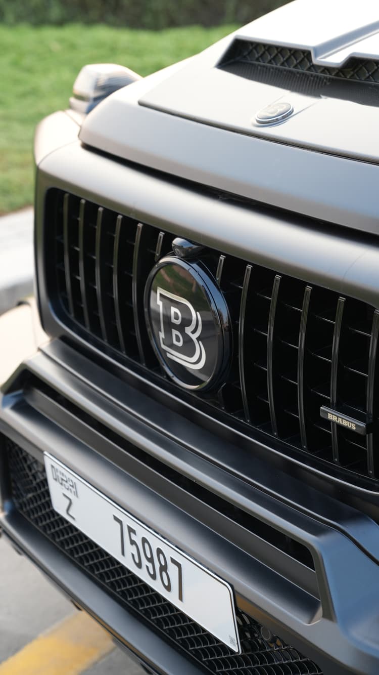 Location Mercedes-Benz G63 Brabus 800 2022 Dubai - Vue 3