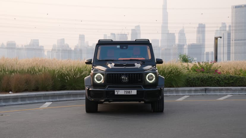 Location Mercedes-Benz G63 Brabus 800 2022 Dubai - Vue 5