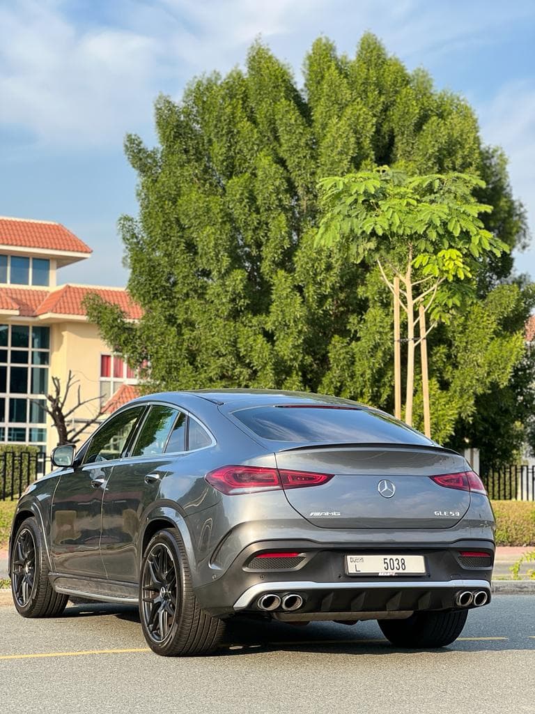 Mercedes-Benz GLE 53 AMG 2021 huren Dubai - Weergave 4