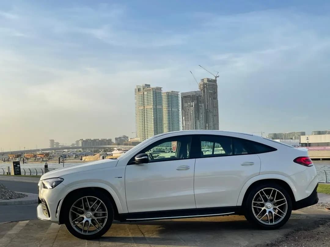 Mercedes-Benz GLE 53 AMG 2021 huren Dubai - Weergave 3