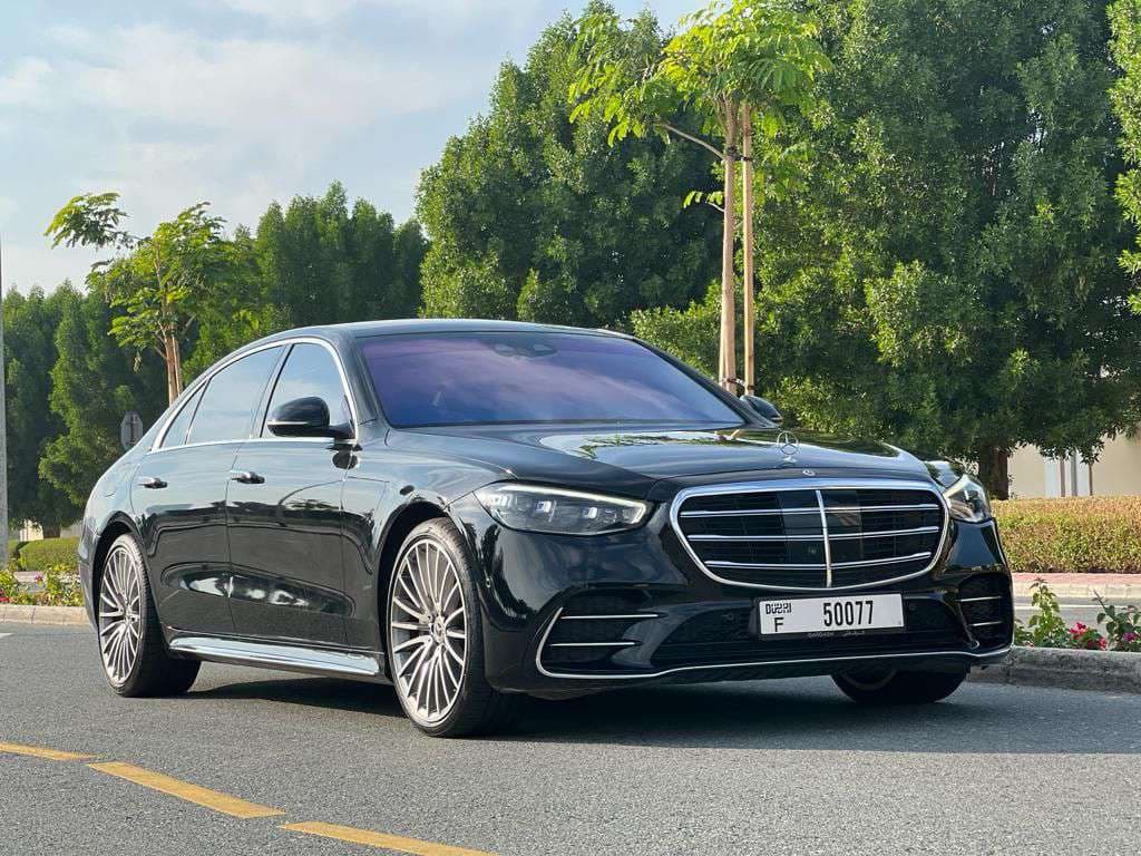 Mercedes-Benz S-Class 500 2021 mieten in Dubai - Frontansicht