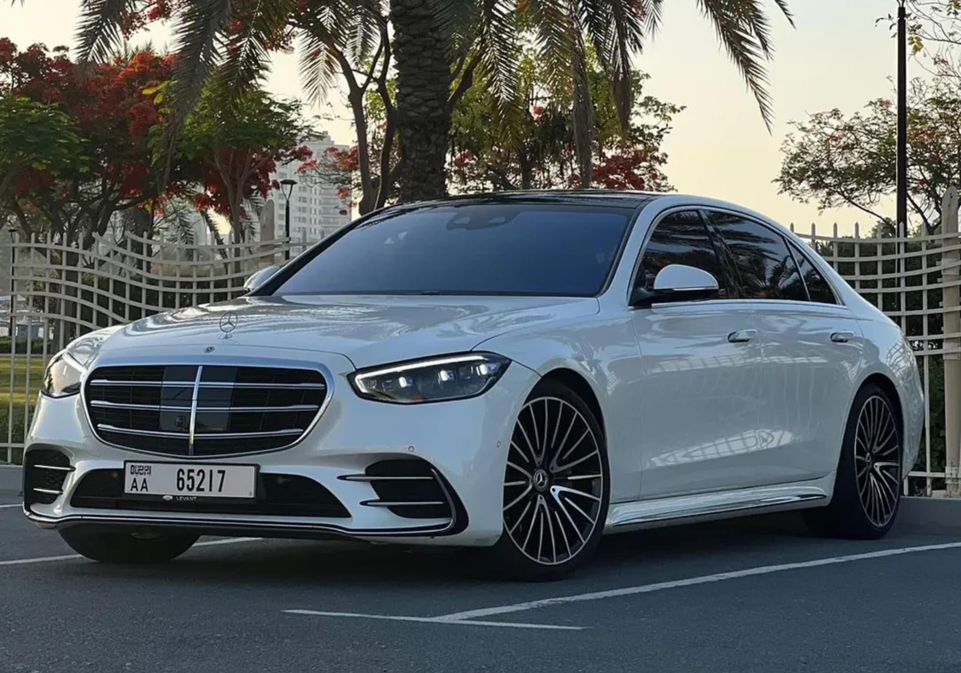 Alquiler Mercedes-Benz S-Class 580 2022 Dubai - Vista frontal