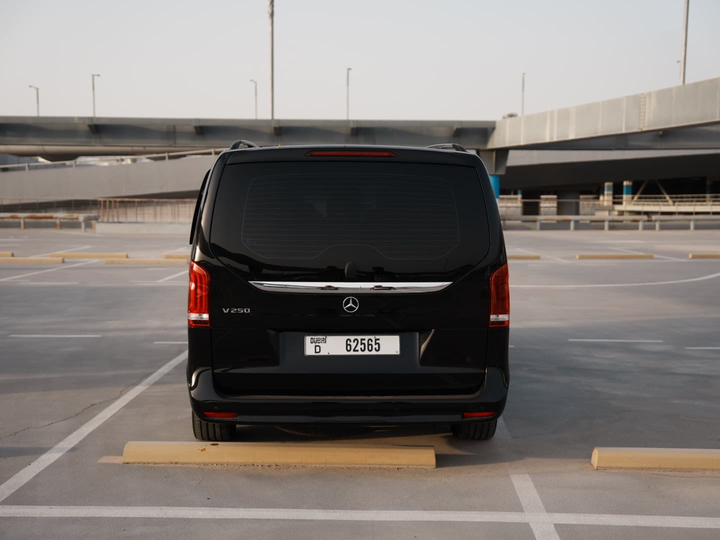 Mercedes-Benz Vito 250 2022 huren Dubai - Weergave 4