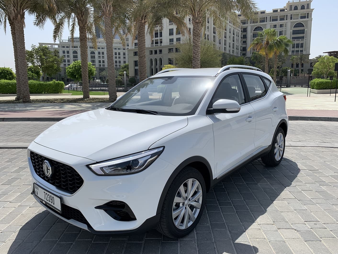 MG ZS 2023 mieten in Dubai - Frontansicht